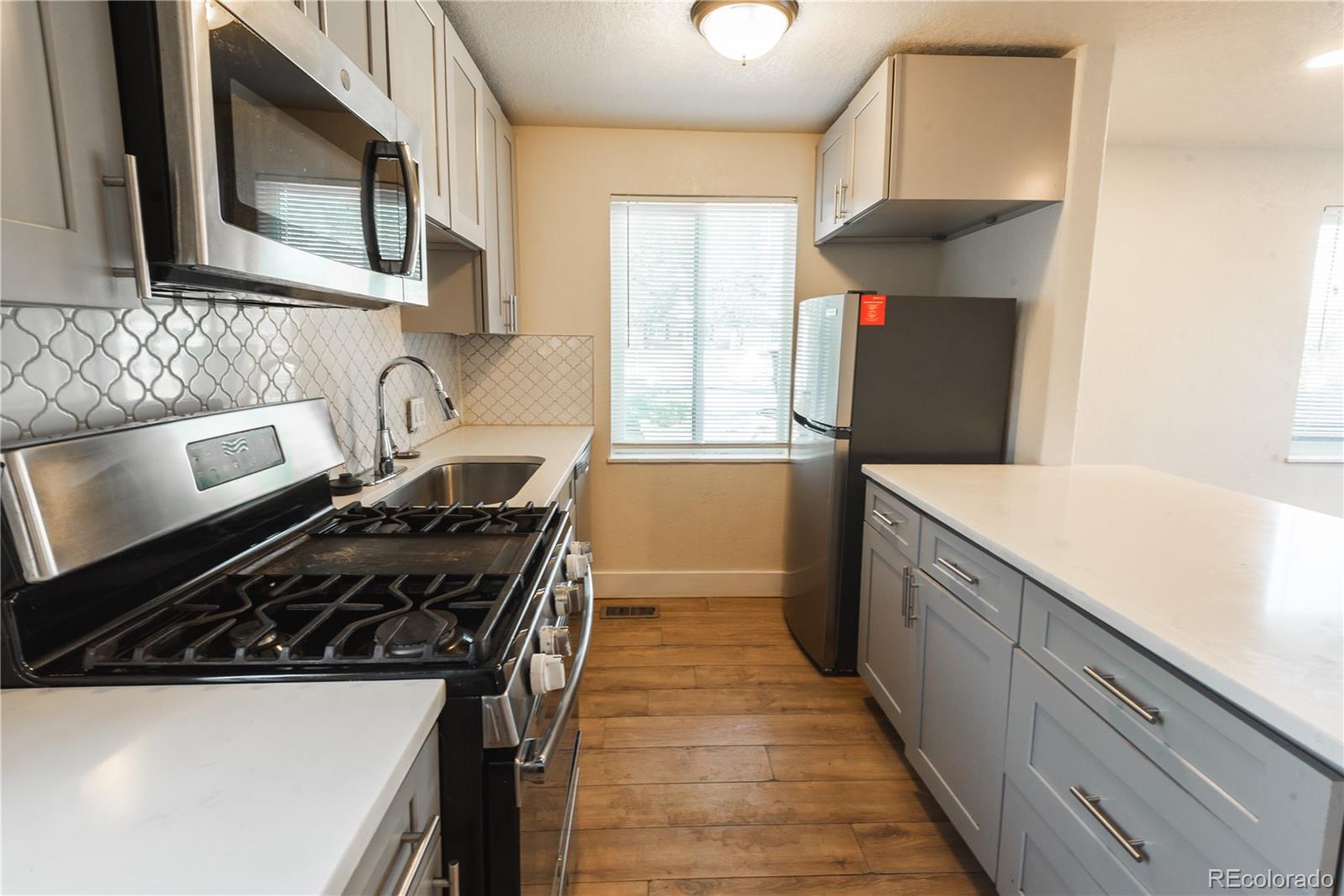 MLS Image #4 for 1564  verbena street,denver, Colorado