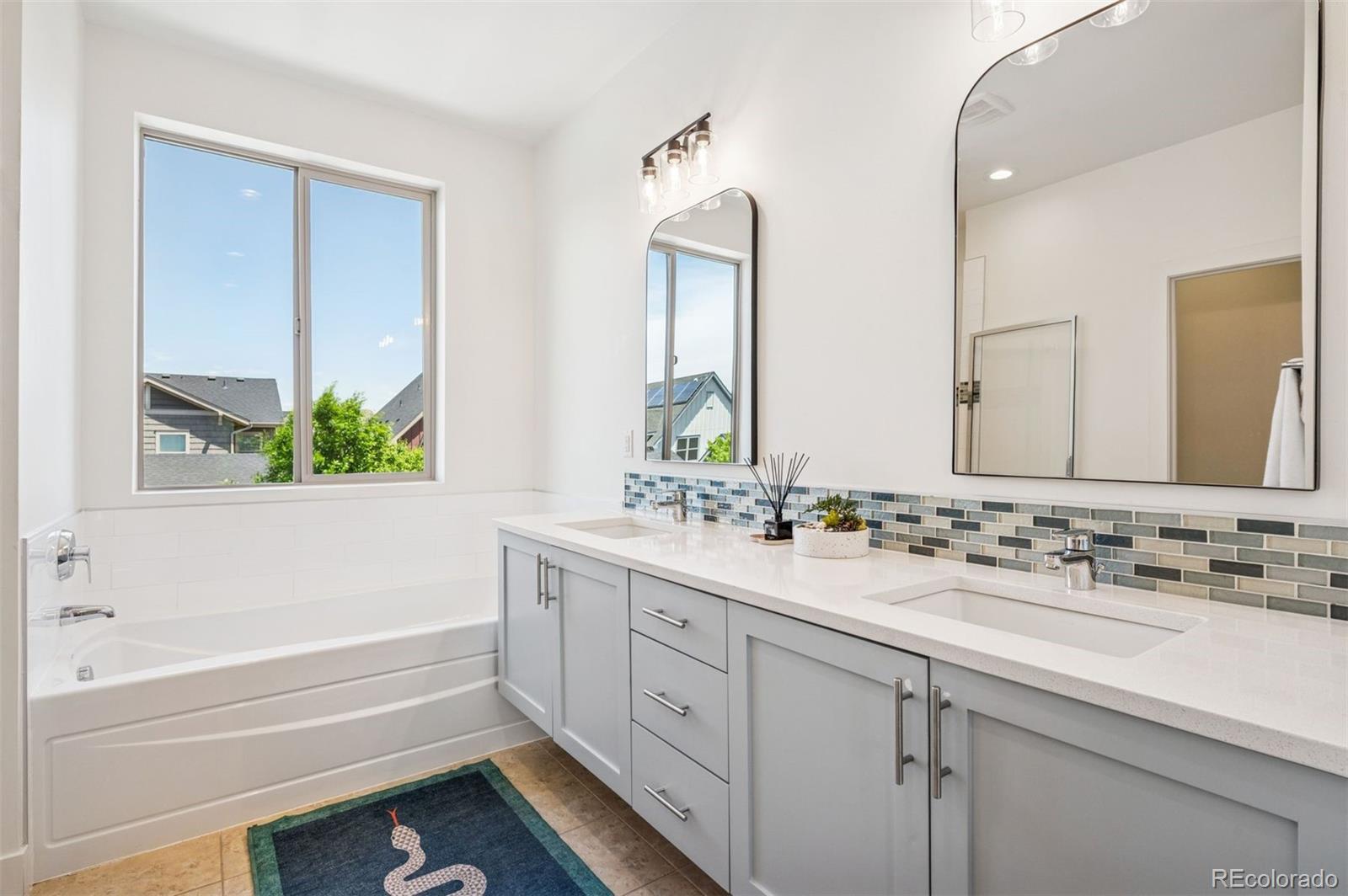 MLS Image #10 for 4958  valentia court,denver, Colorado