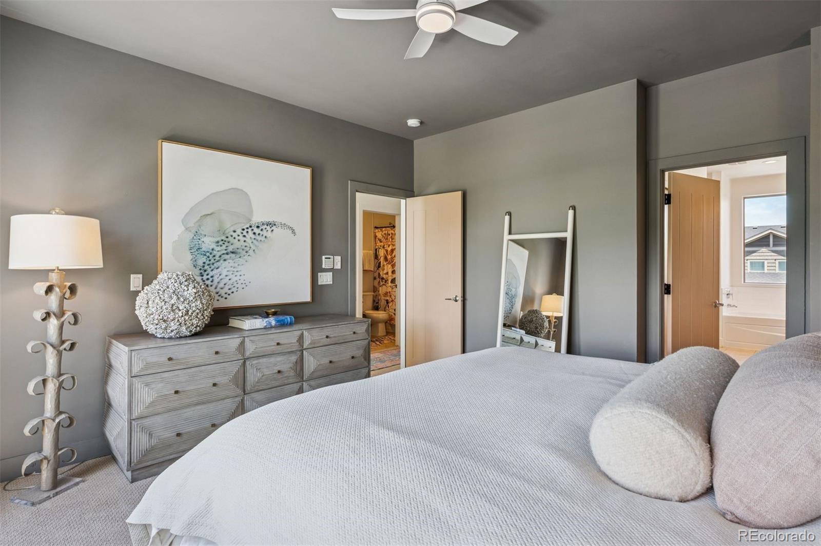 MLS Image #8 for 4958  valentia court,denver, Colorado