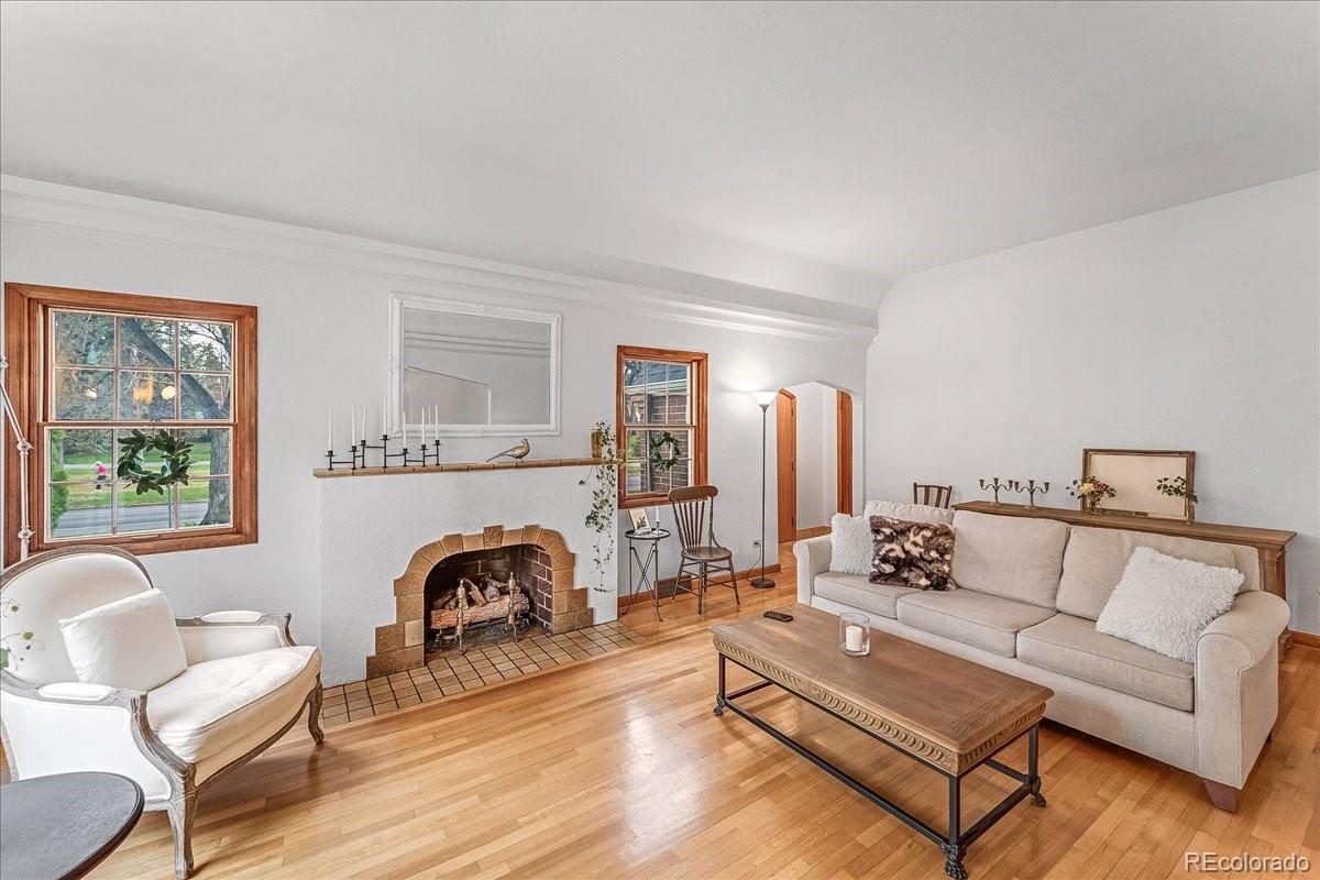 MLS Image #4 for 6023 e 6th avenue parkway,denver, Colorado