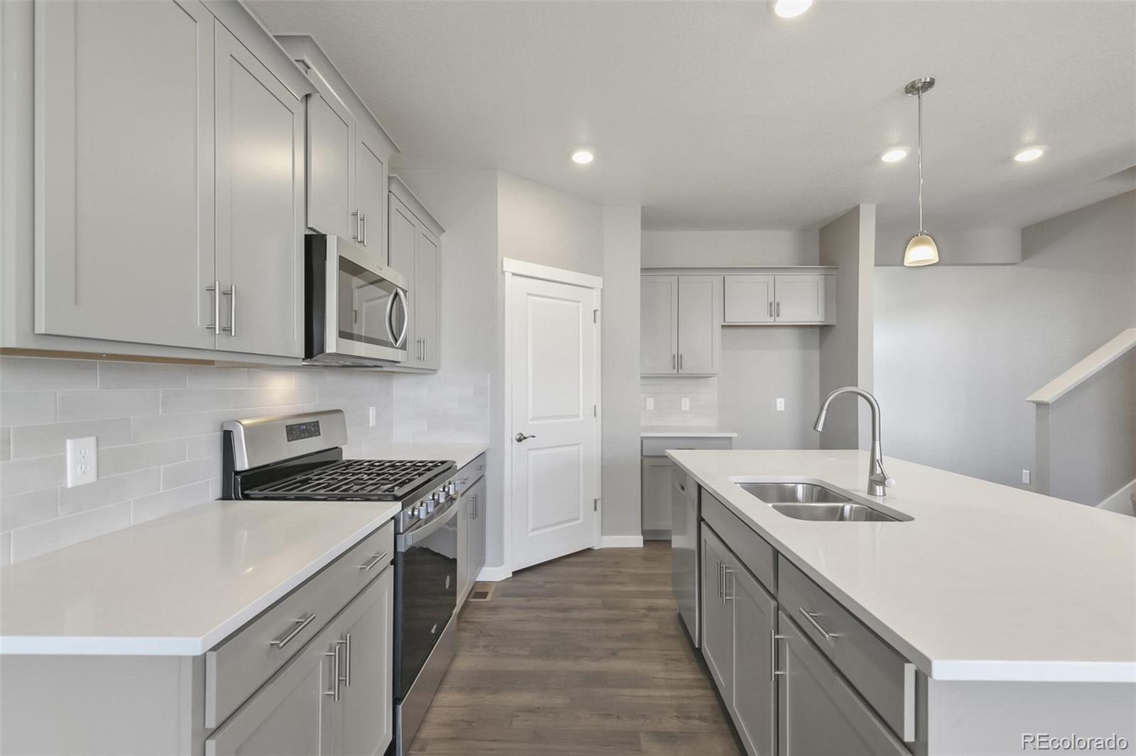 MLS Image #12 for 27746 e byers place,aurora, Colorado