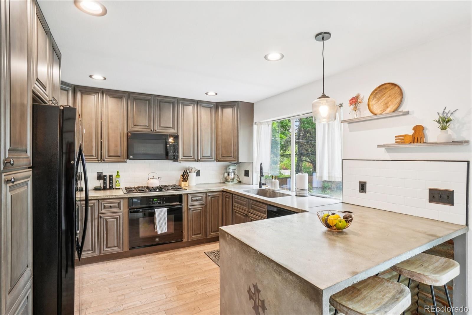 MLS Image #3 for 6678 s arapahoe drive,littleton, Colorado