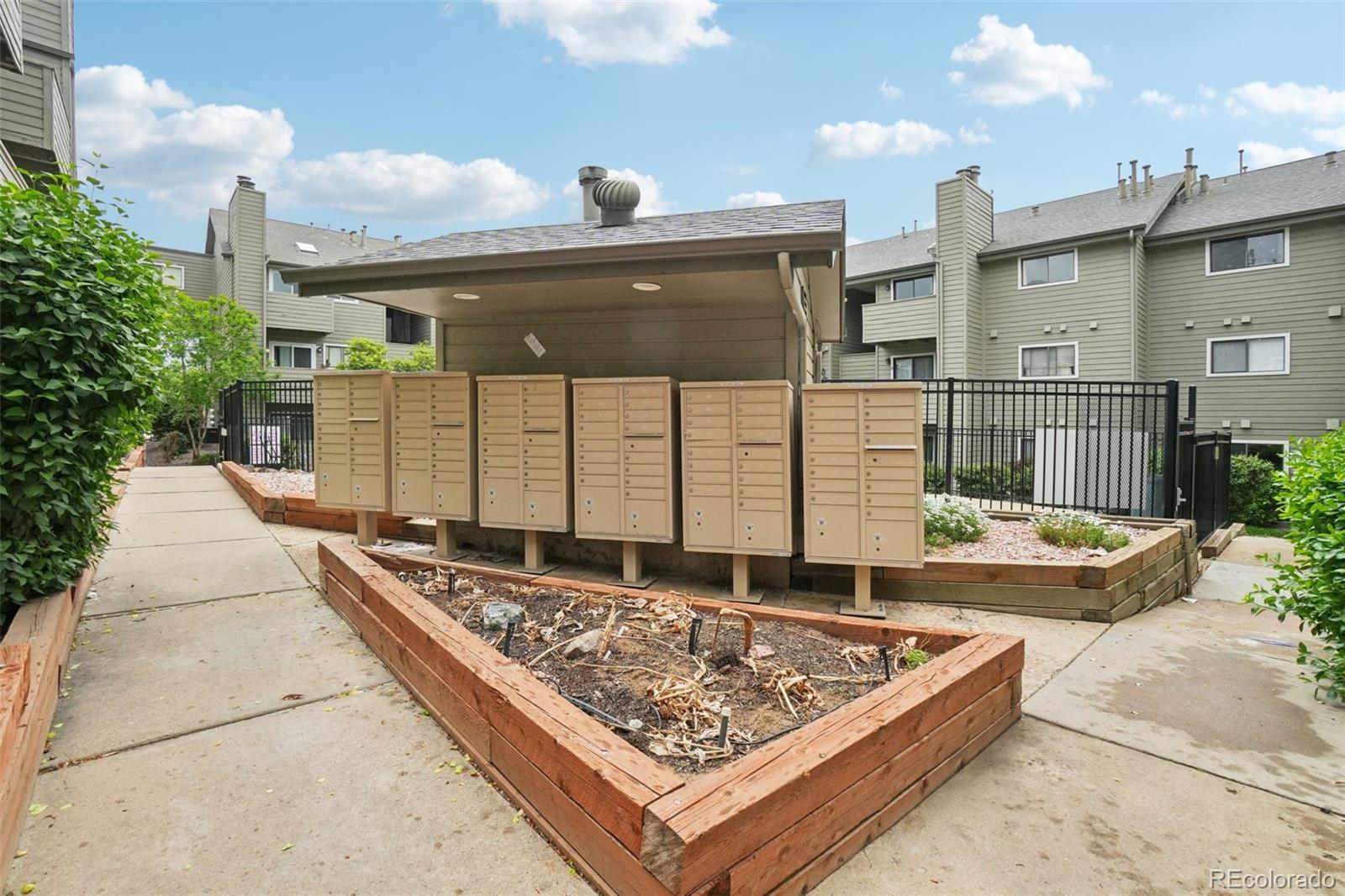 MLS Image #12 for 3100 s federal boulevard,denver, Colorado