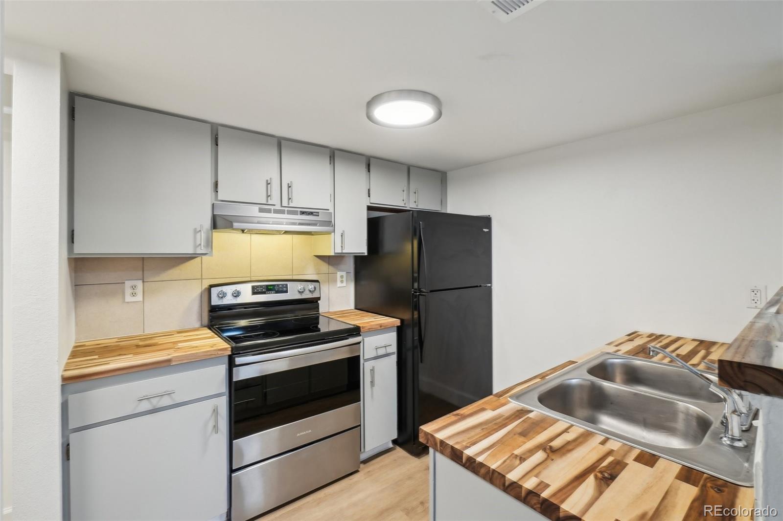 MLS Image #5 for 3100 s federal boulevard,denver, Colorado