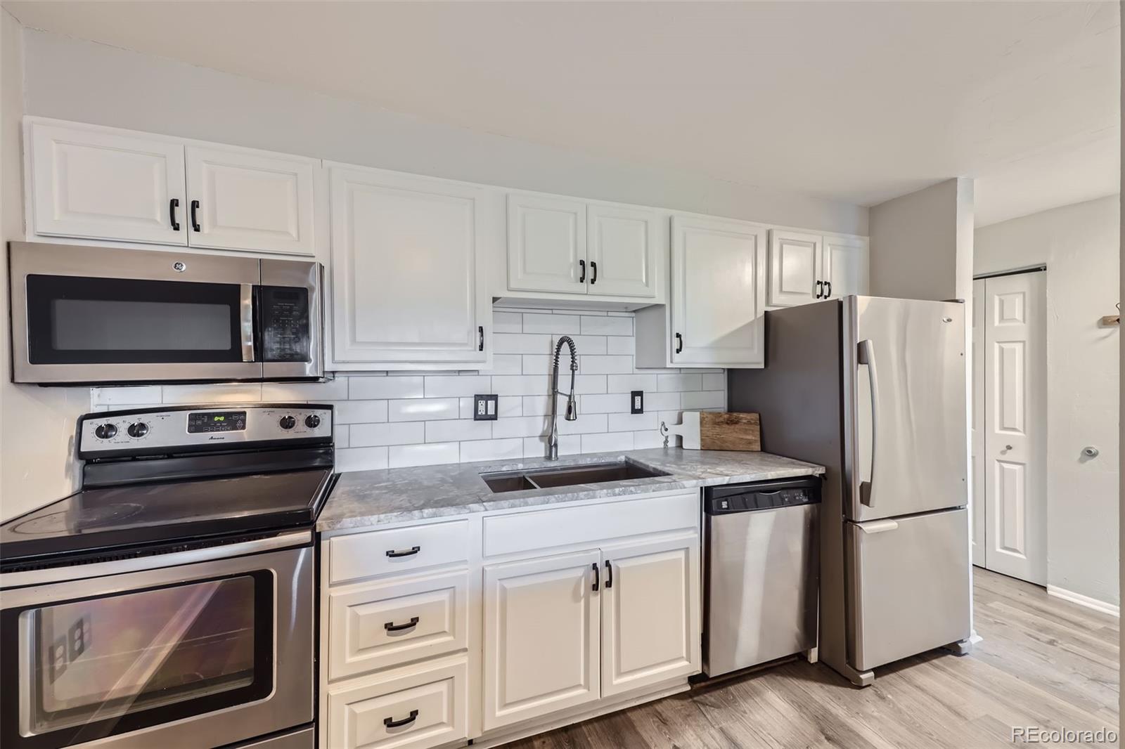 MLS Image #14 for 1008 n corona street,denver, Colorado