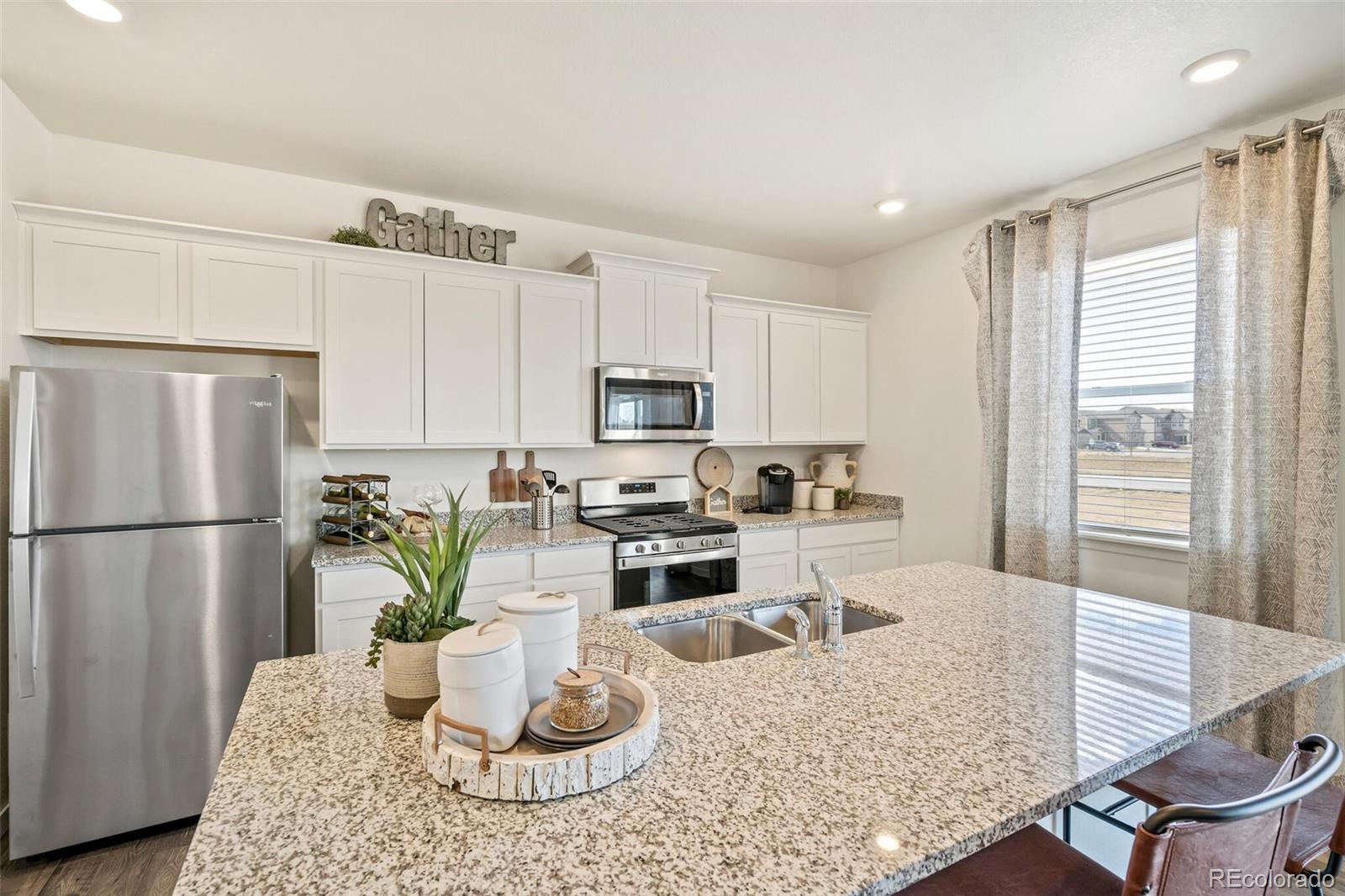 MLS Image #15 for 27664 e byers avenue,aurora, Colorado