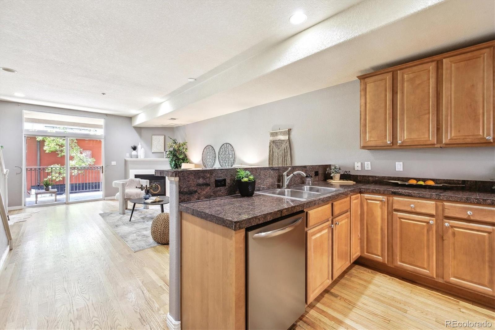 MLS Image #11 for 3030  wyandot street 4,denver, Colorado