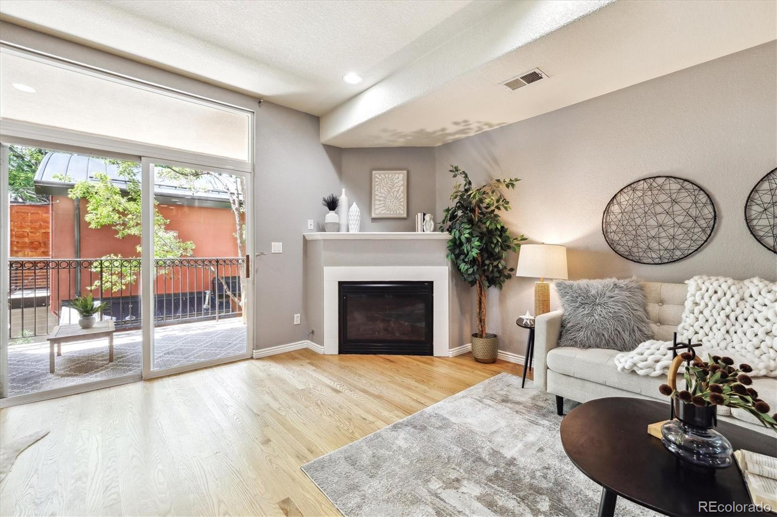 MLS Image #4 for 3030  wyandot street 4,denver, Colorado