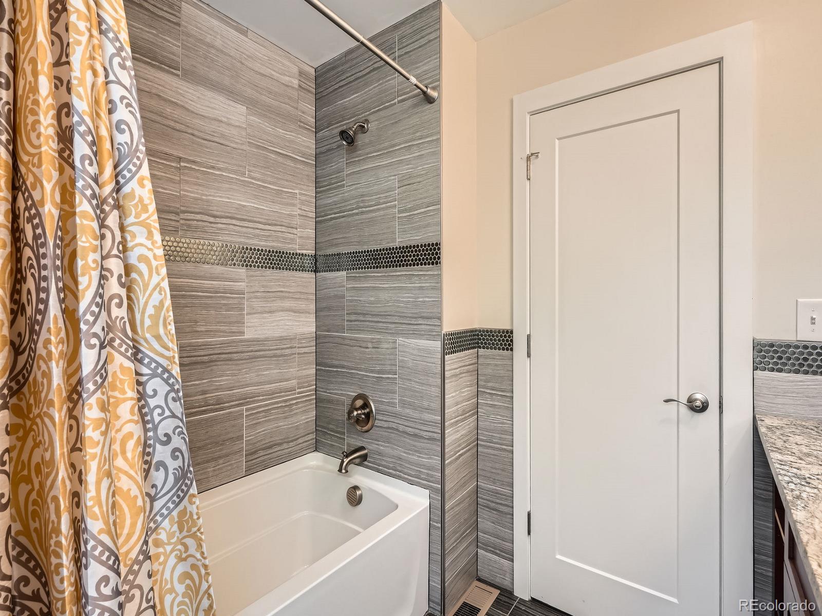 MLS Image #18 for 2775  california street,denver, Colorado
