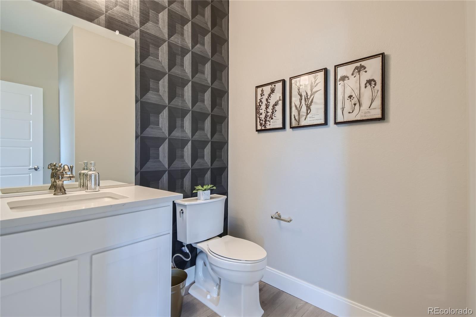 MLS Image #11 for 6864  bryant court,denver, Colorado