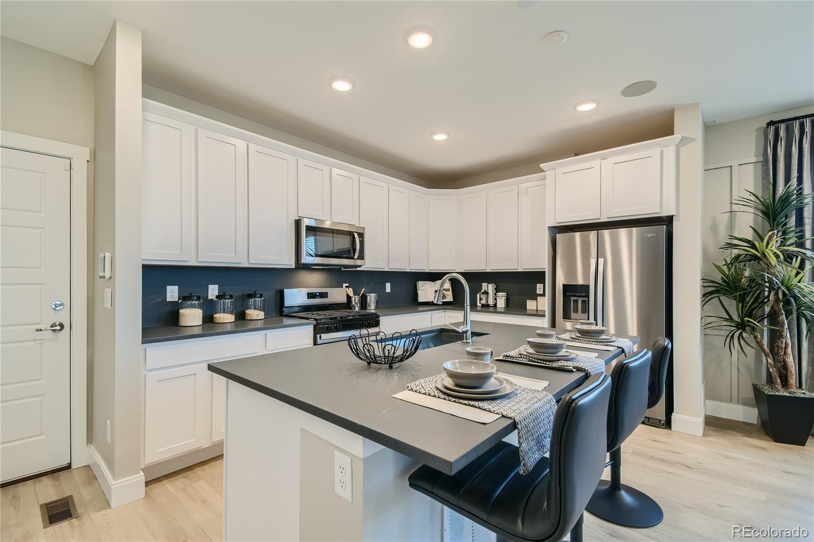 MLS Image #6 for 6864  bryant court,denver, Colorado