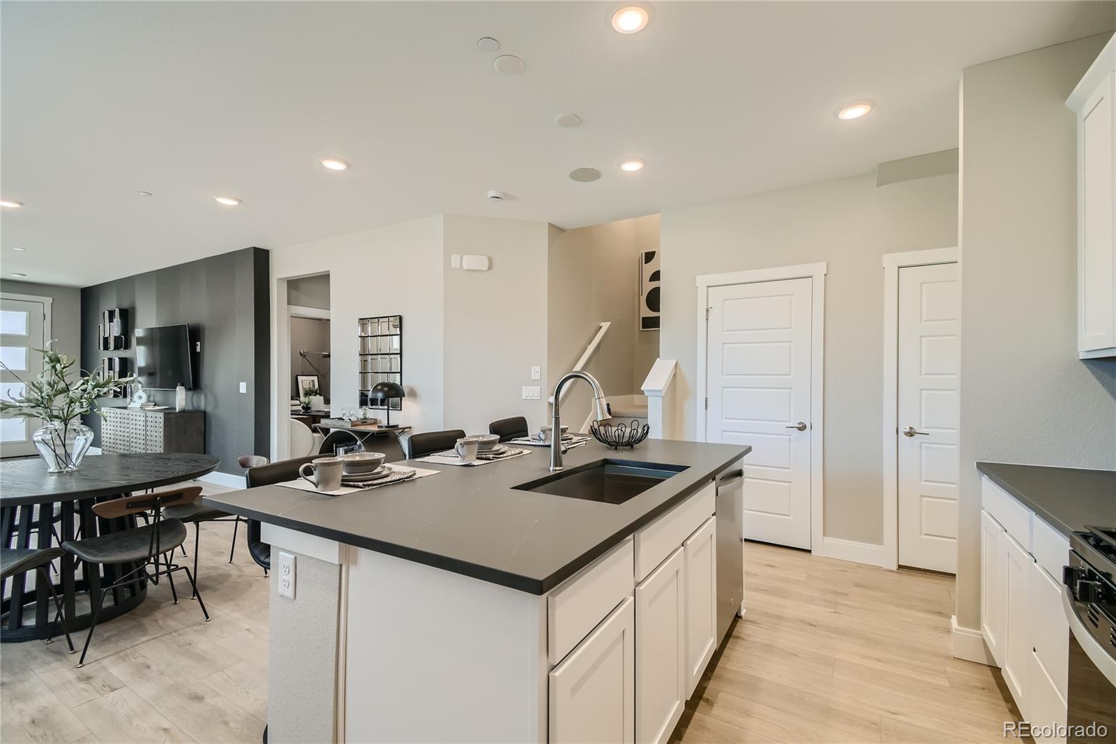MLS Image #8 for 6864  bryant court,denver, Colorado