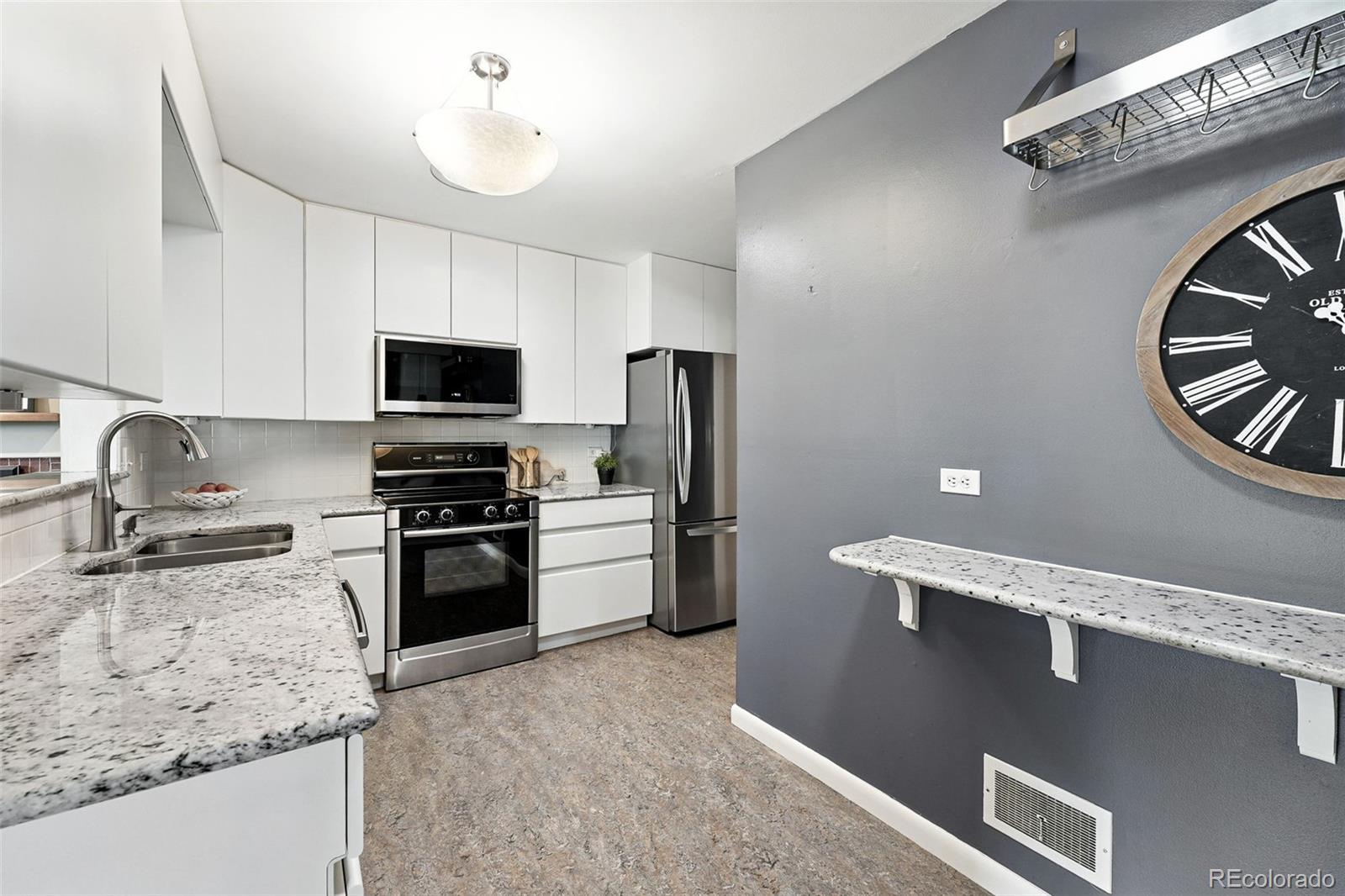 MLS Image #17 for 2925 s harrison street,denver, Colorado