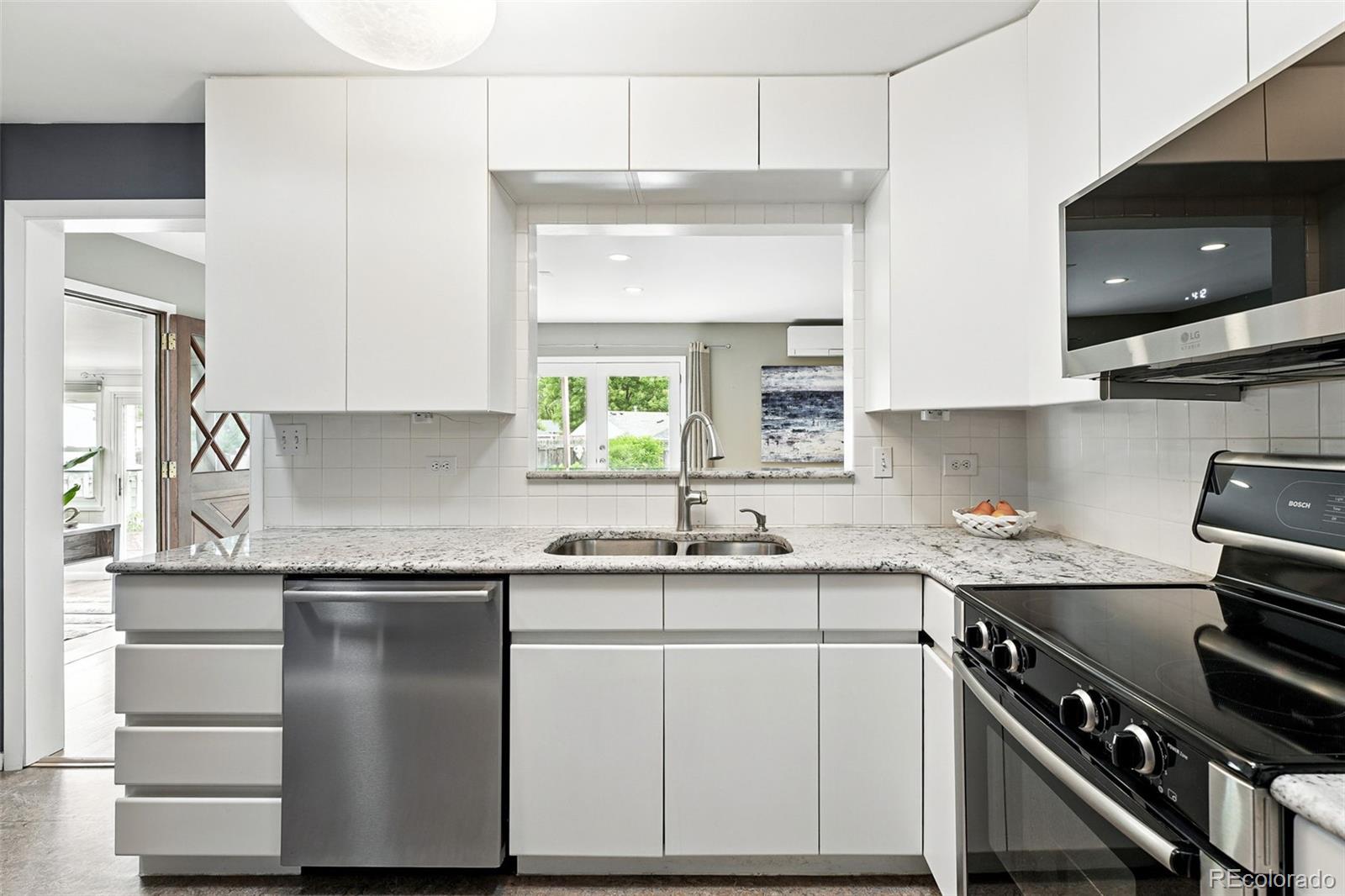 MLS Image #19 for 2925 s harrison street,denver, Colorado