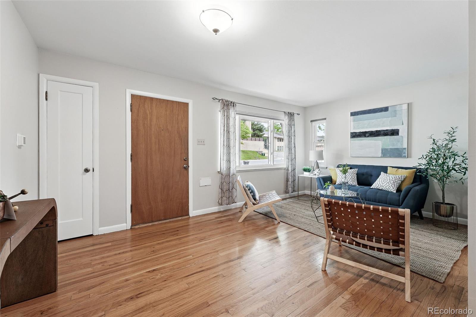 MLS Image #5 for 2925 s harrison street,denver, Colorado