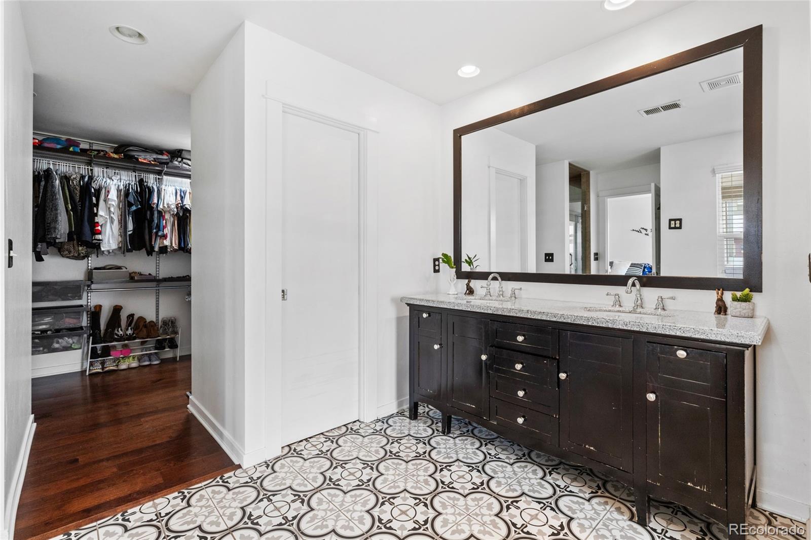 MLS Image #10 for 449 s humboldt street,denver, Colorado