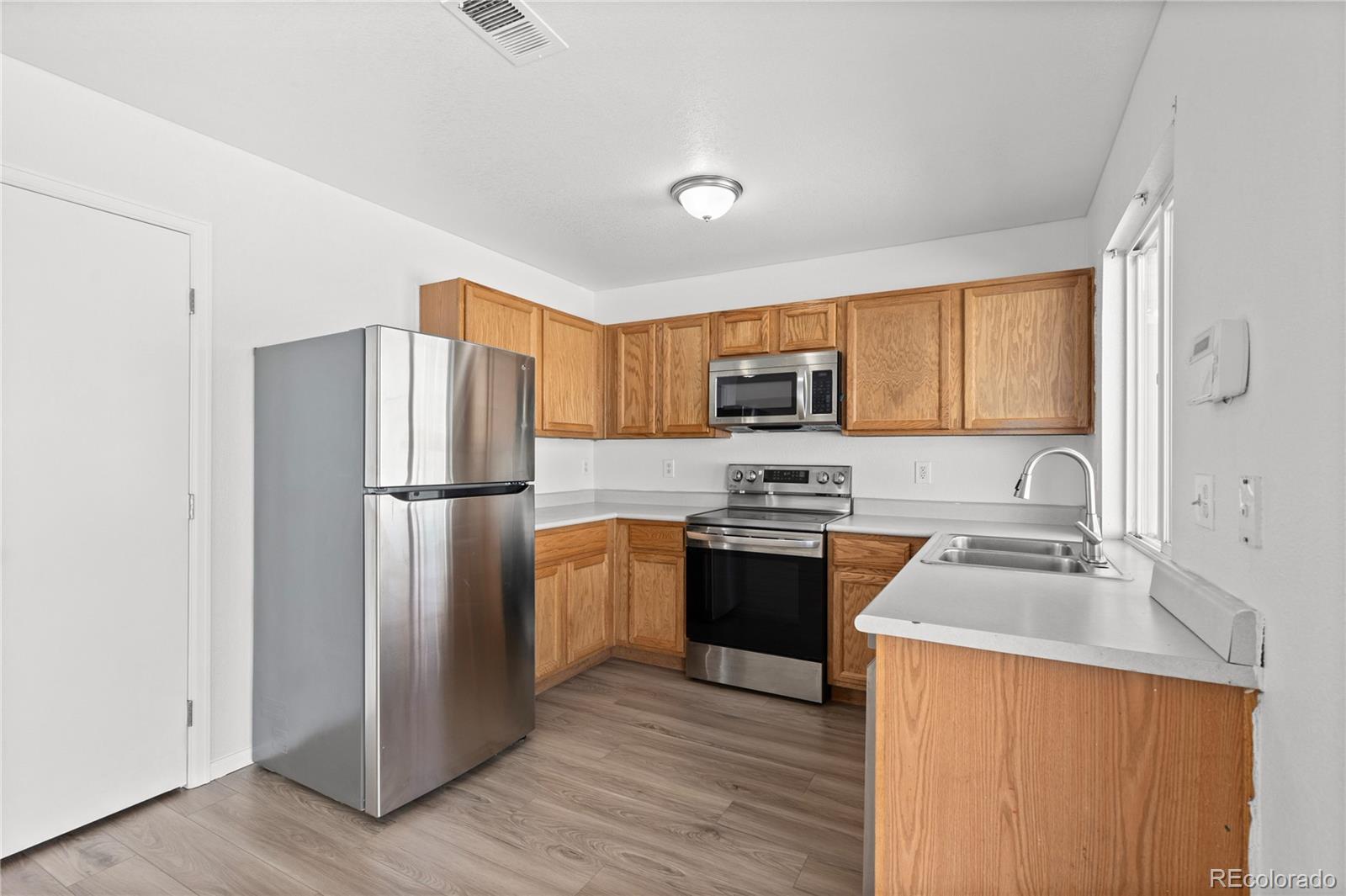 MLS Image #14 for 19817 e 47th place,denver, Colorado