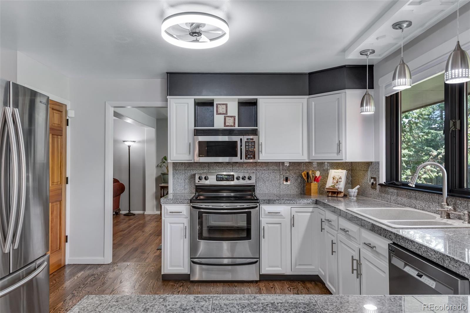 MLS Image #11 for 8427  chase drive,arvada, Colorado