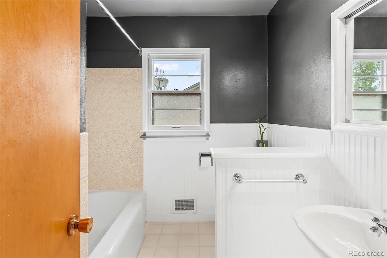 MLS Image #35 for 121 e taylor avenue,la salle, Colorado