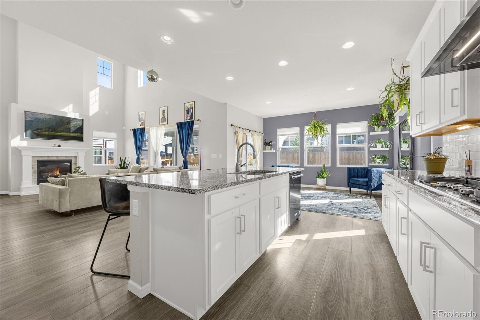 MLS Image #12 for 118 n newcastle way,aurora, Colorado