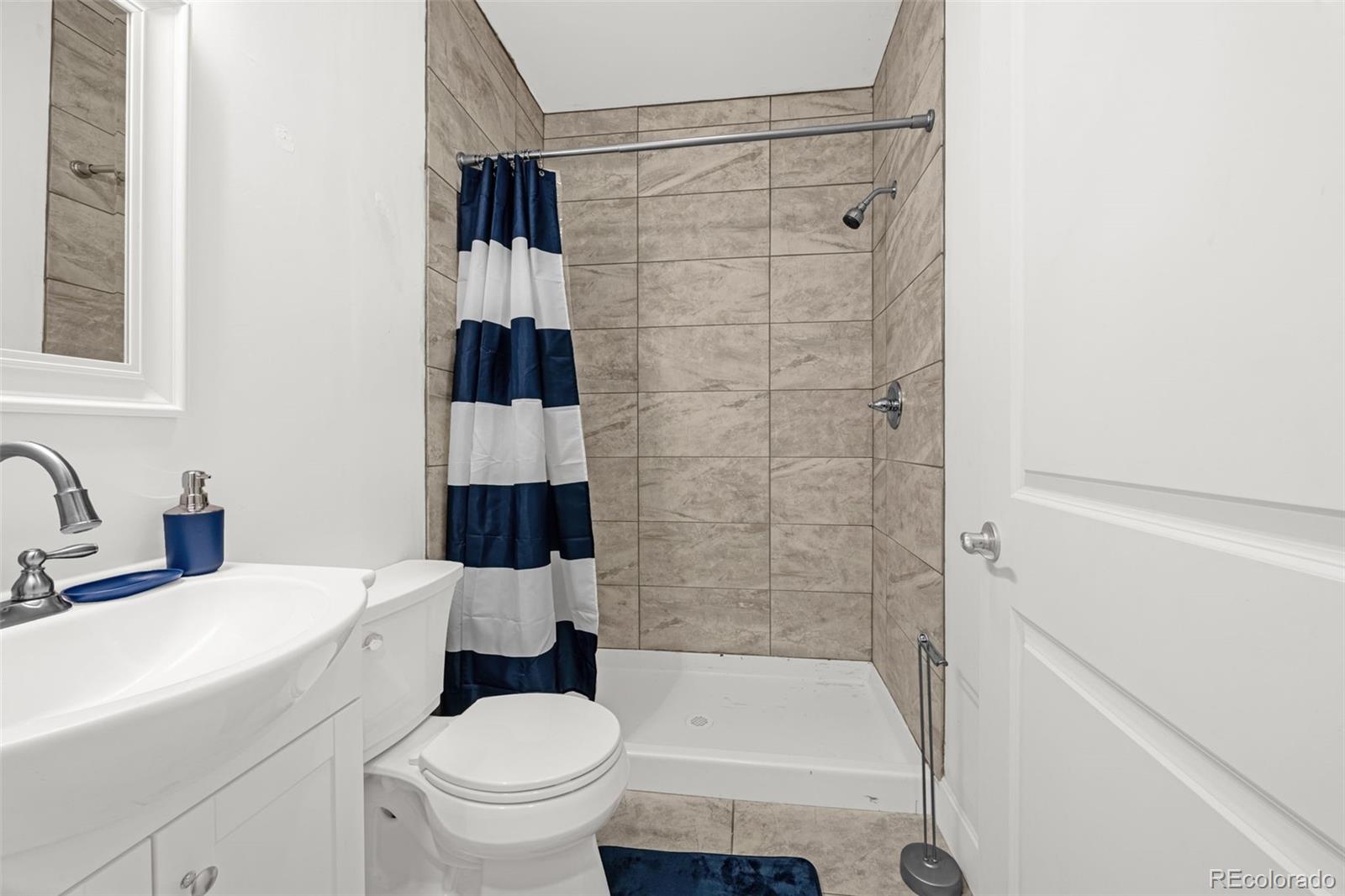 MLS Image #30 for 118 n newcastle way,aurora, Colorado
