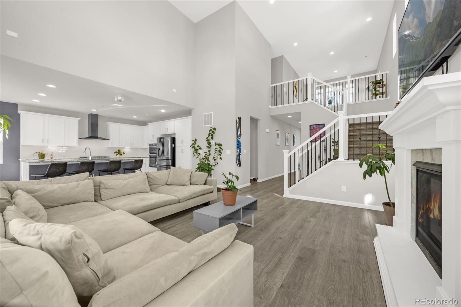 MLS Image #8 for 118 n newcastle way,aurora, Colorado