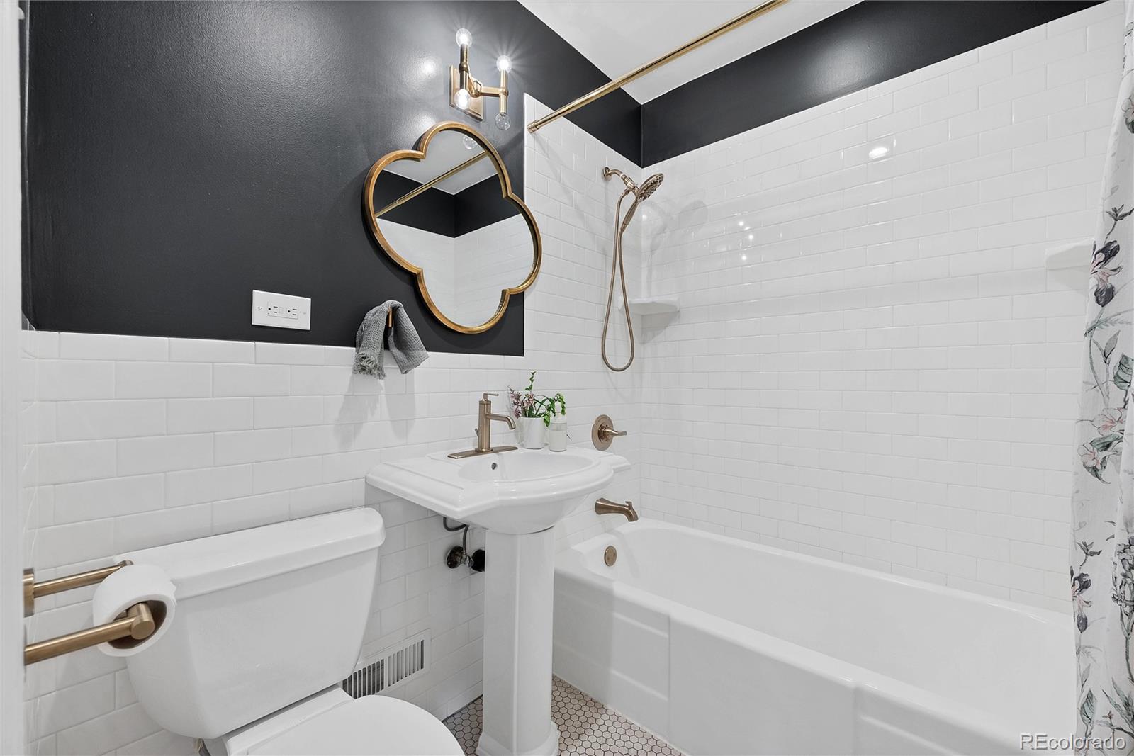 MLS Image #12 for 770  locust ,denver, Colorado