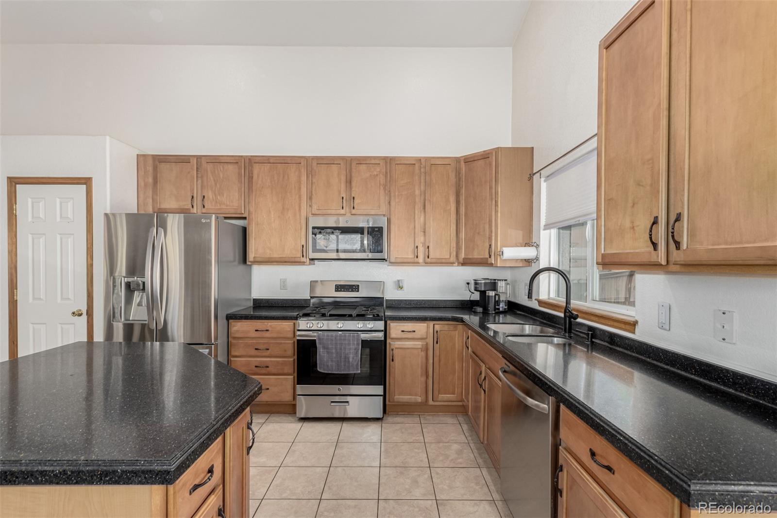 MLS Image #10 for 16257 e 105th circle,commerce city, Colorado