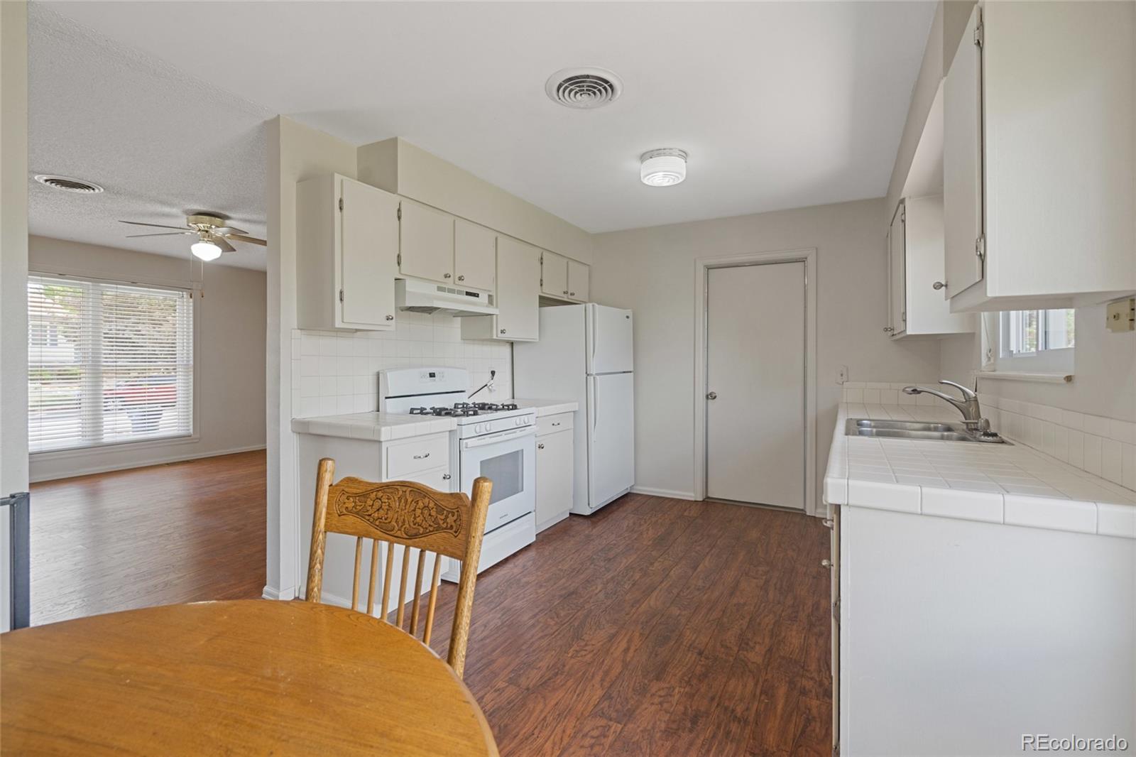 MLS Image #5 for 2453 s memphis way,aurora, Colorado