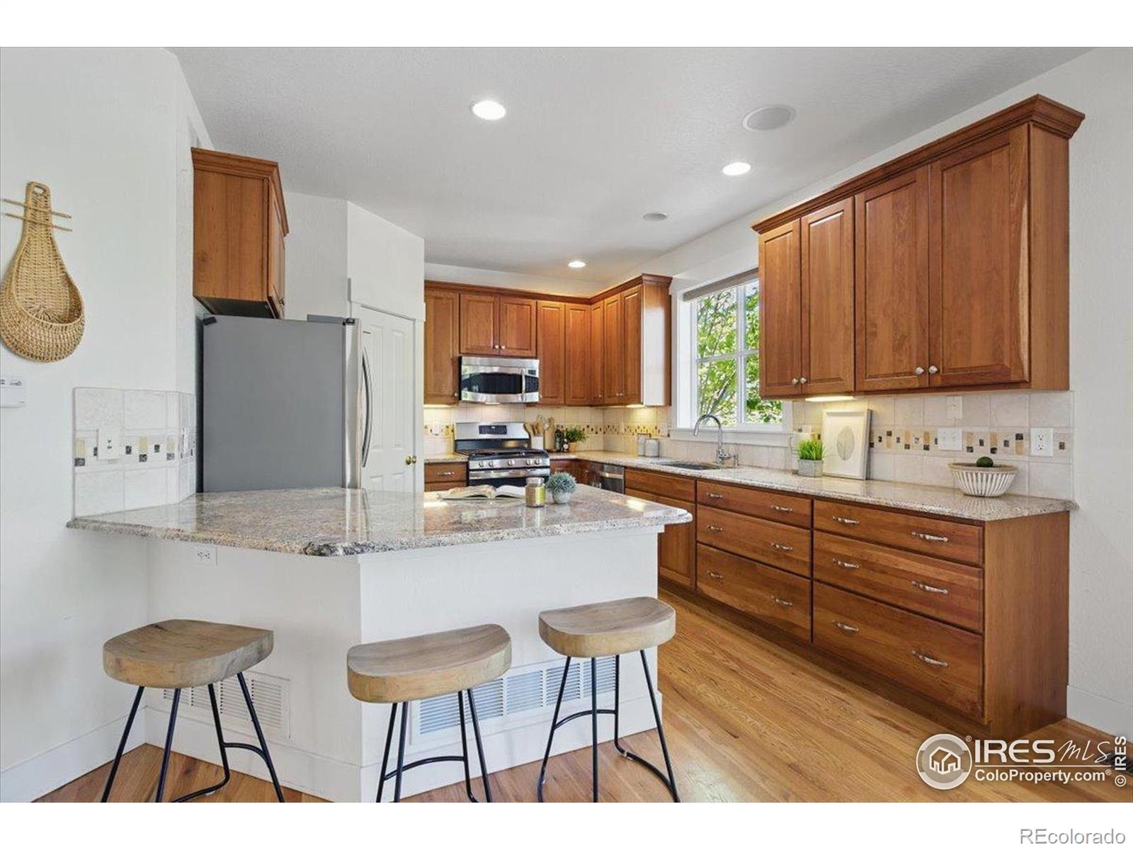 MLS Image #11 for 3093  red deer trail,lafayette, Colorado