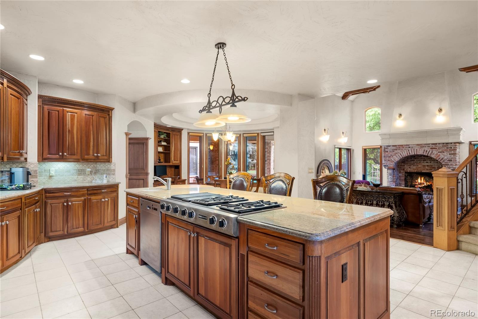MLS Image #12 for 4  redhawk run,englewood, Colorado
