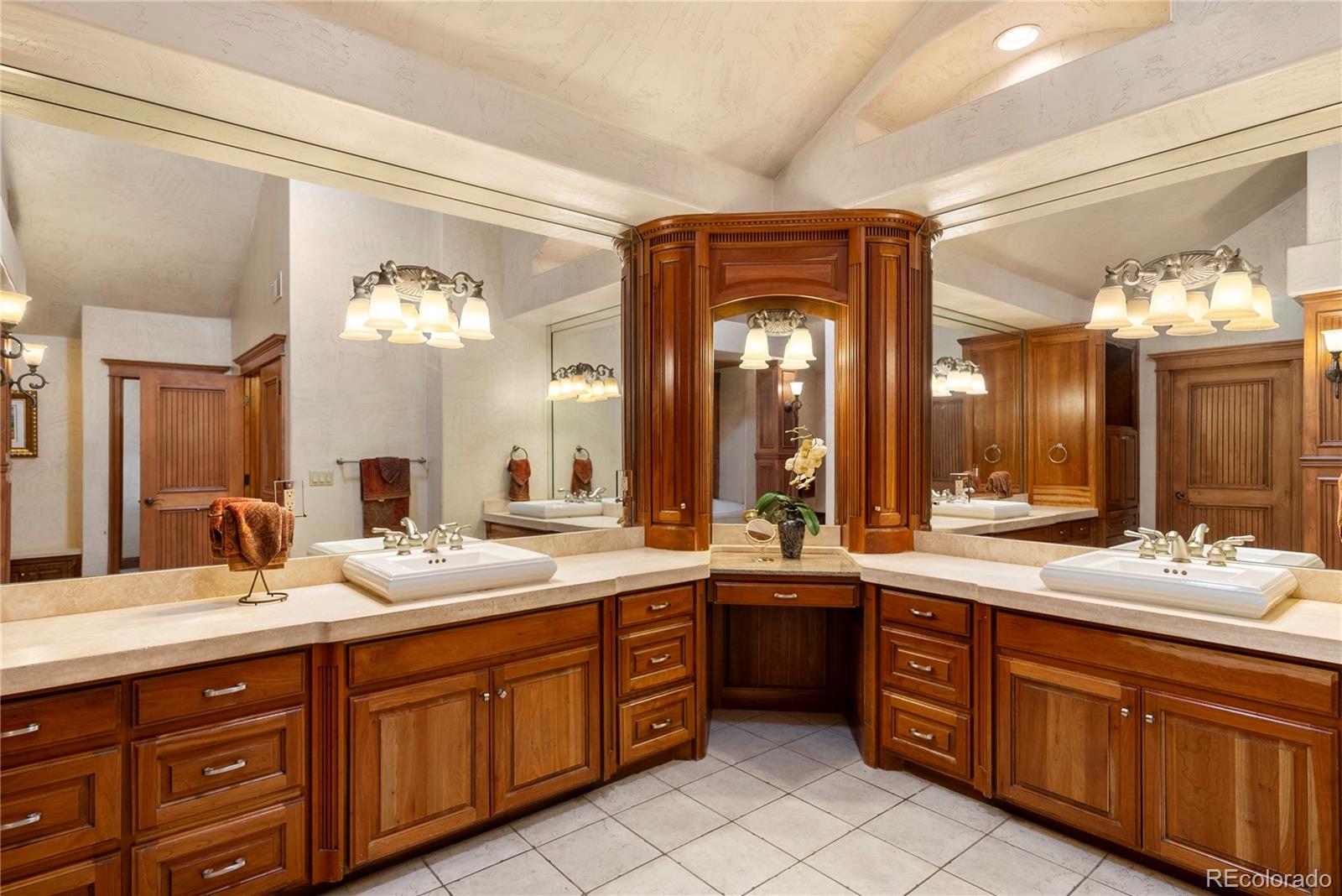 MLS Image #29 for 4  redhawk run,englewood, Colorado