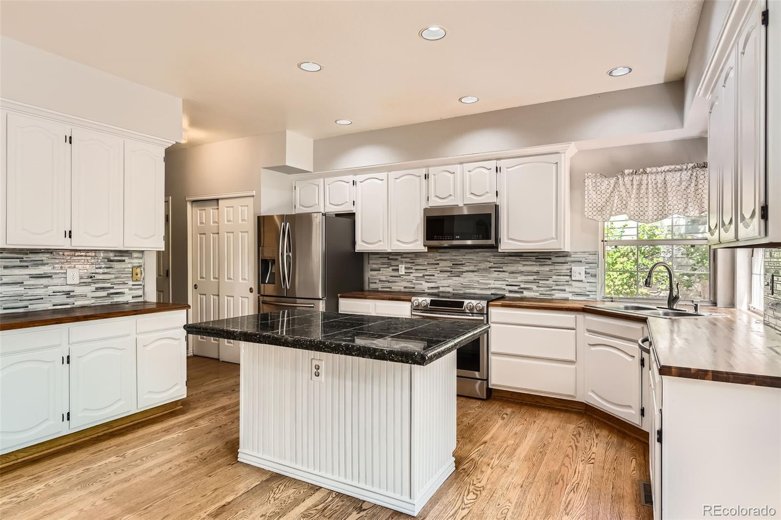 MLS Image #4 for 2141  weatherstone circle,highlands ranch, Colorado