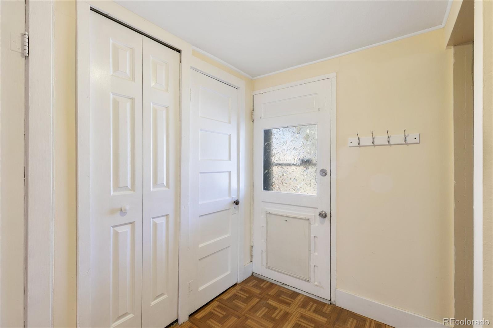 MLS Image #14 for 924 e saint vrain street,colorado springs, Colorado