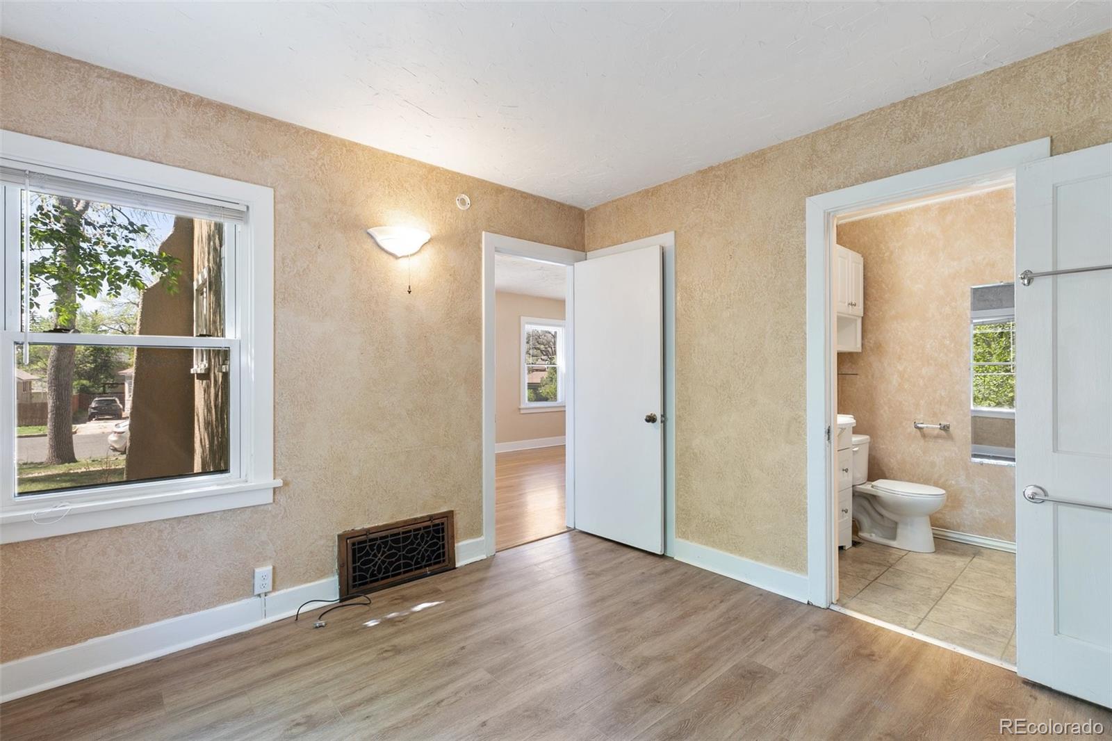 MLS Image #16 for 924 e saint vrain street,colorado springs, Colorado