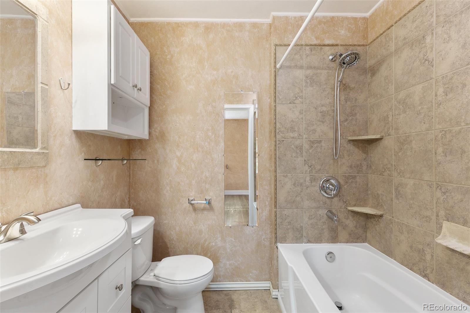 MLS Image #18 for 924 e saint vrain street,colorado springs, Colorado