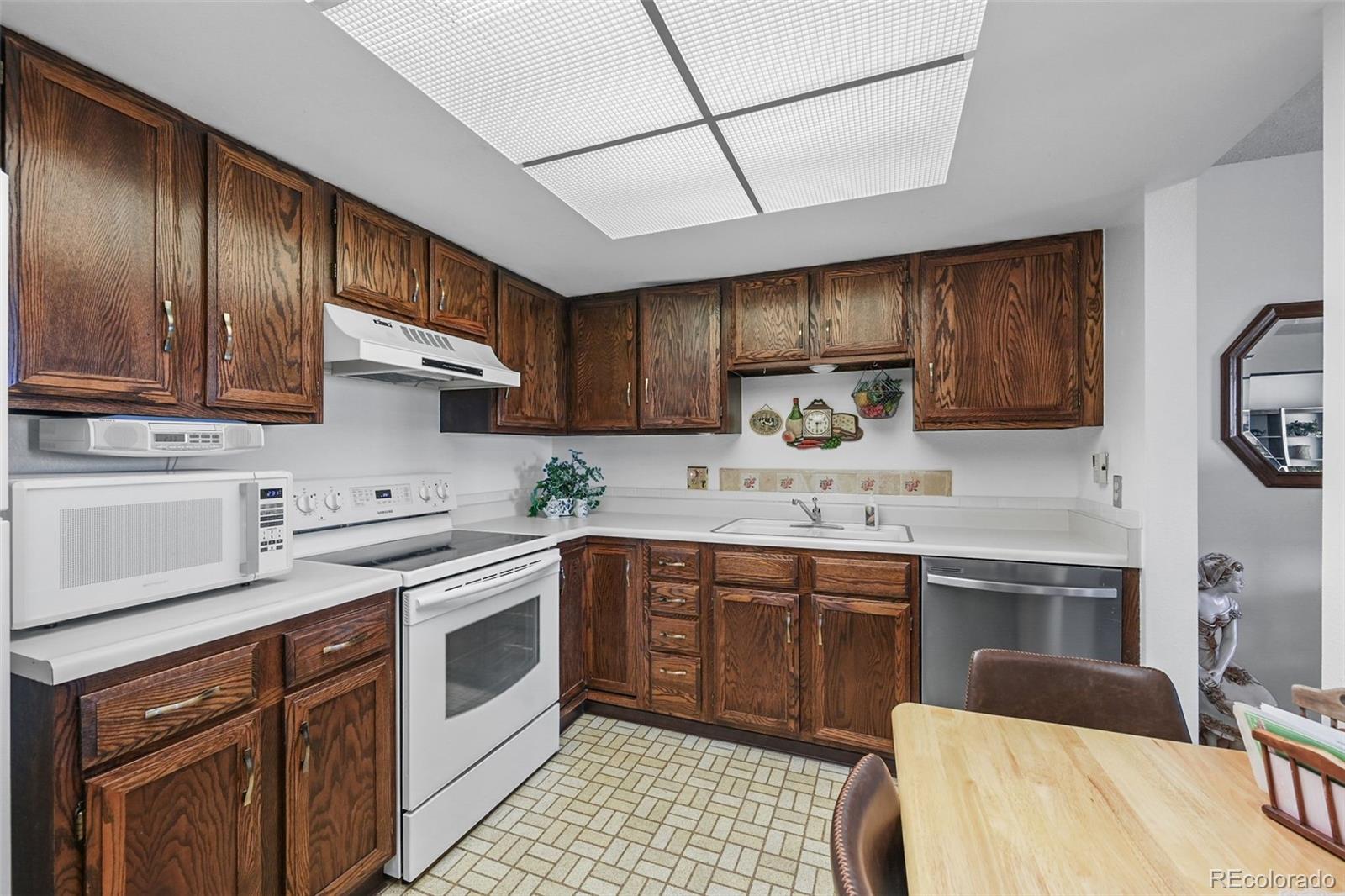 MLS Image #4 for 13902 e marina drive,aurora, Colorado