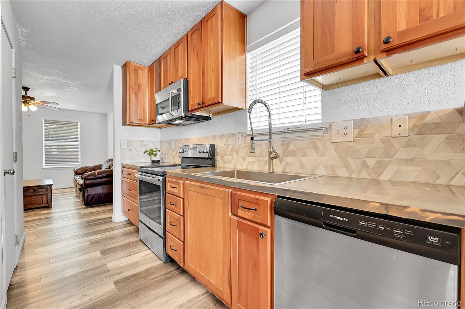 MLS Image #11 for 2791  quarterland street,strasburg, Colorado