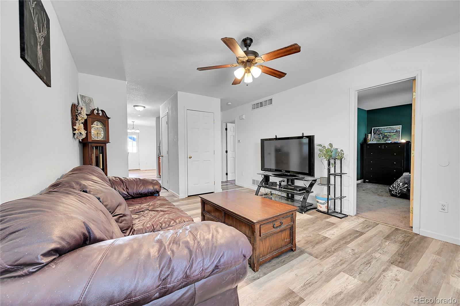 MLS Image #8 for 2791  quarterland street,strasburg, Colorado
