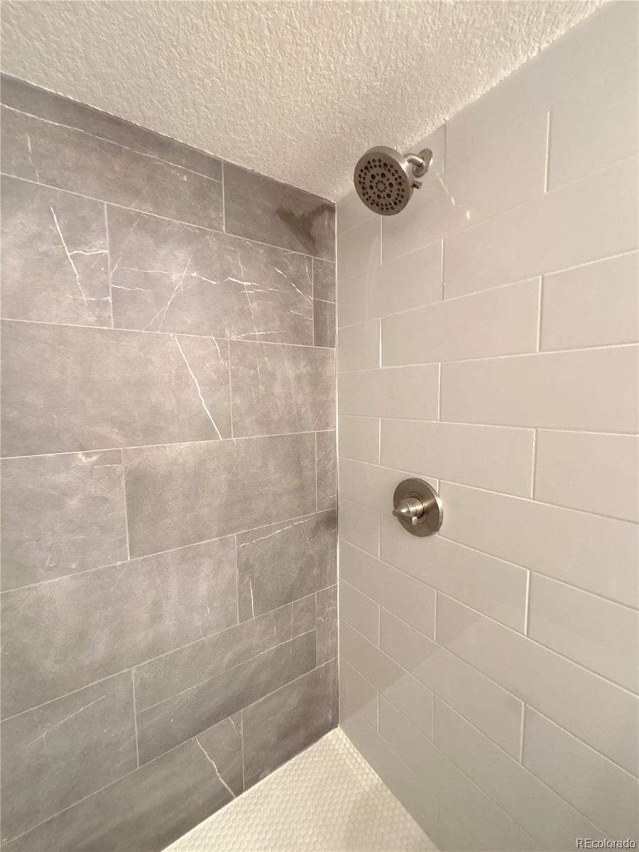 MLS Image #16 for 2895  poplar street,denver, Colorado
