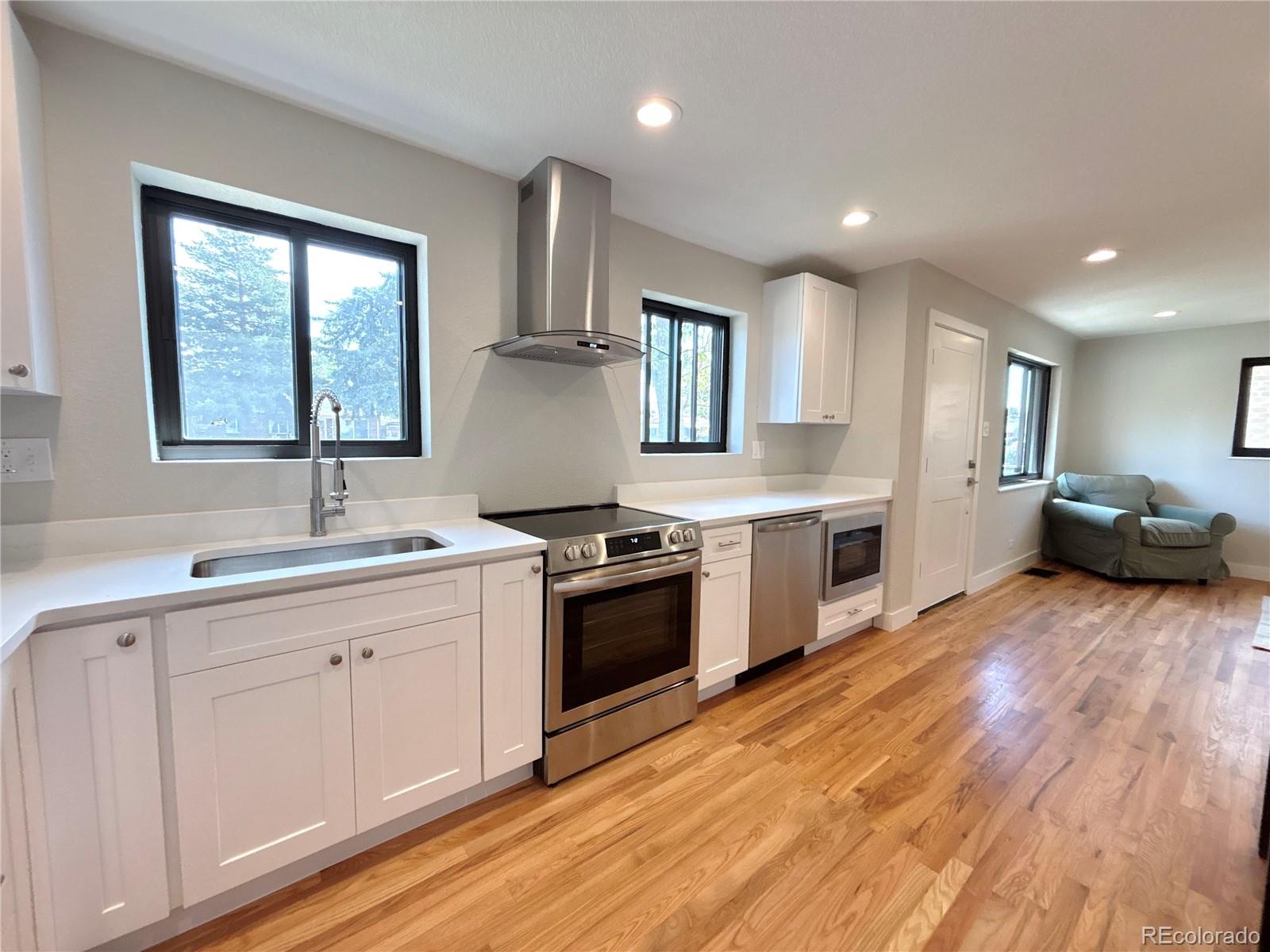 MLS Image #2 for 2895  poplar street,denver, Colorado