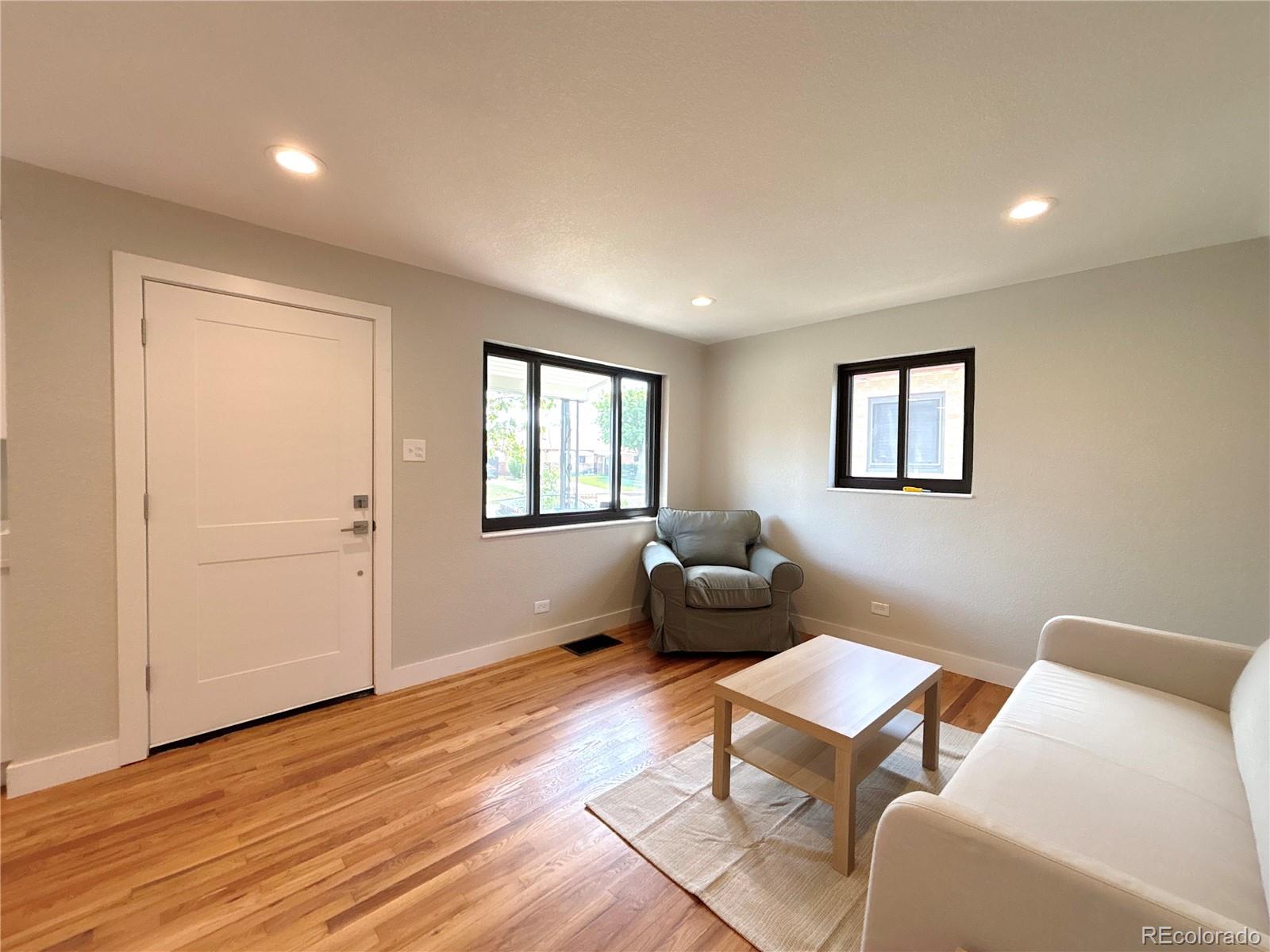 MLS Image #7 for 2895  poplar street,denver, Colorado