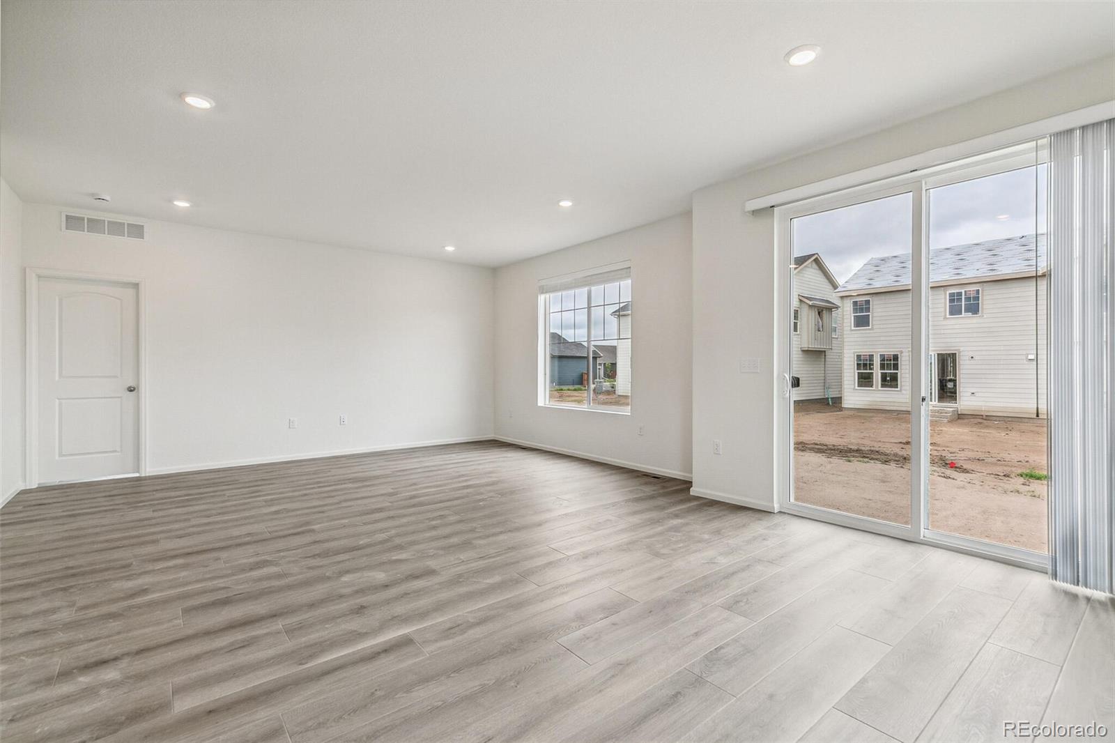 MLS Image #6 for 1613  bloom street,brighton, Colorado
