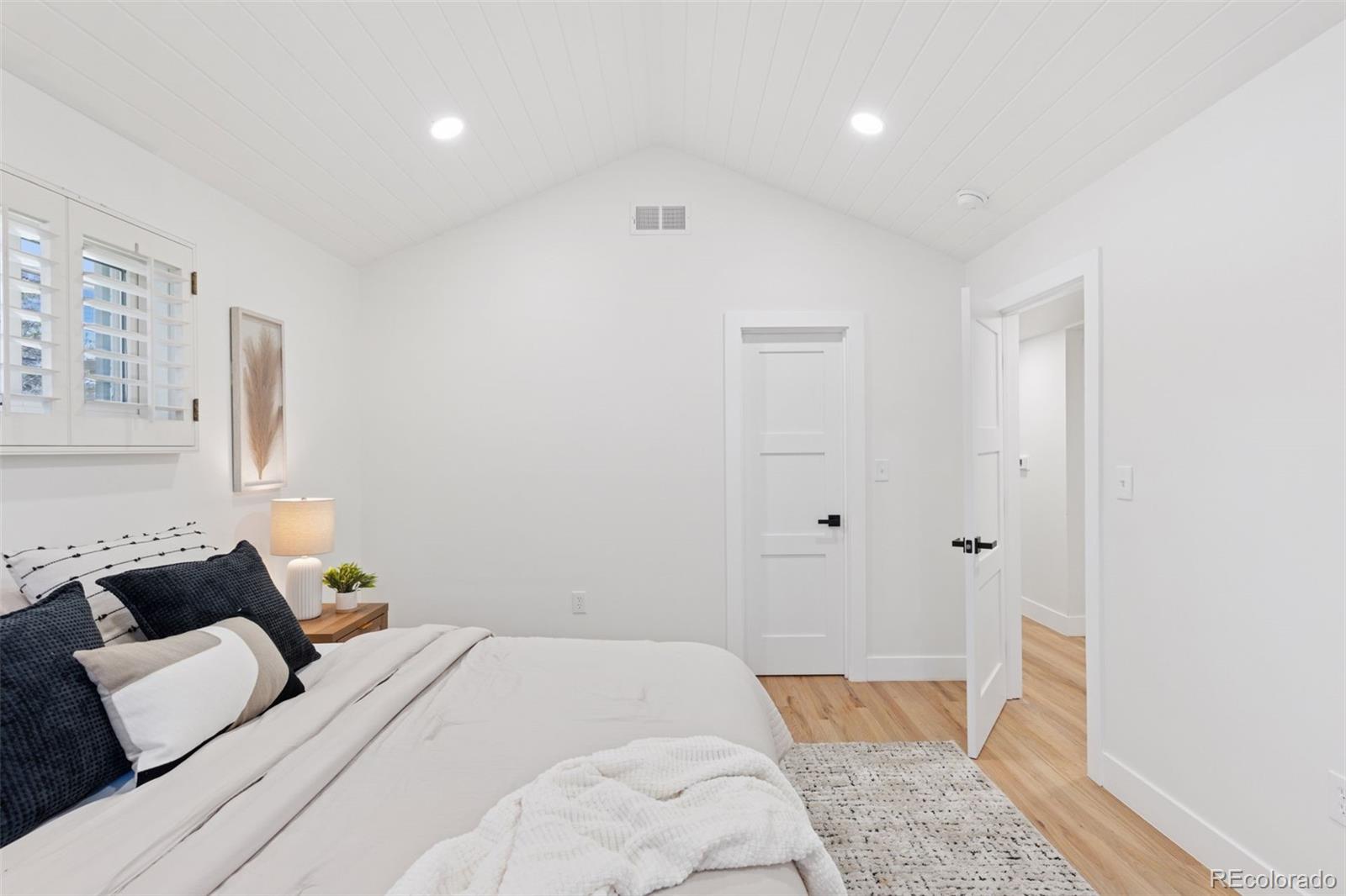 MLS Image #23 for 3775 s forest way,denver, Colorado