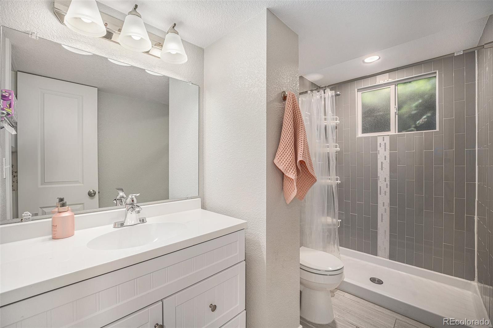 MLS Image #15 for 8299 e kenyon avenue,denver, Colorado