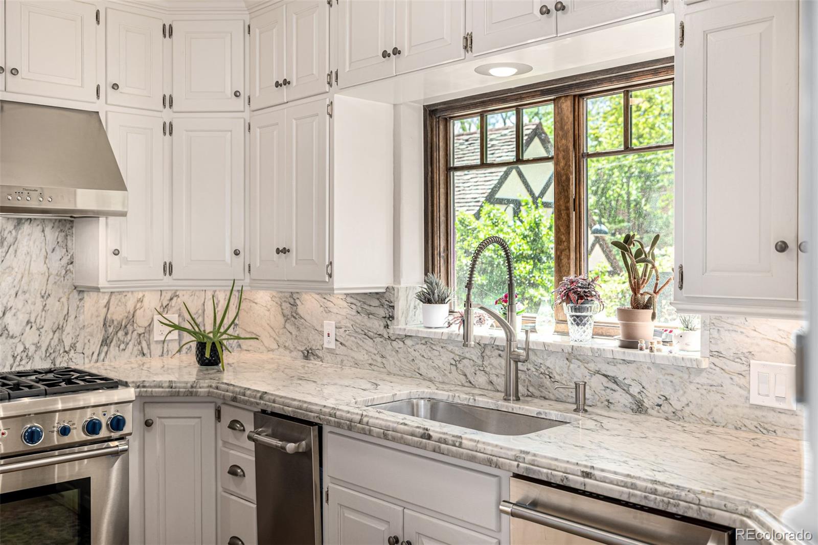 MLS Image #11 for 1795 n monaco st parkway,denver, Colorado