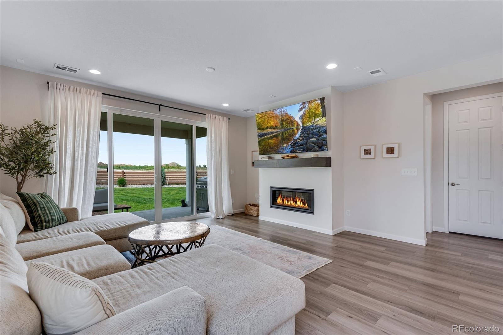 MLS Image #10 for 944  alpine ridge street,erie, Colorado