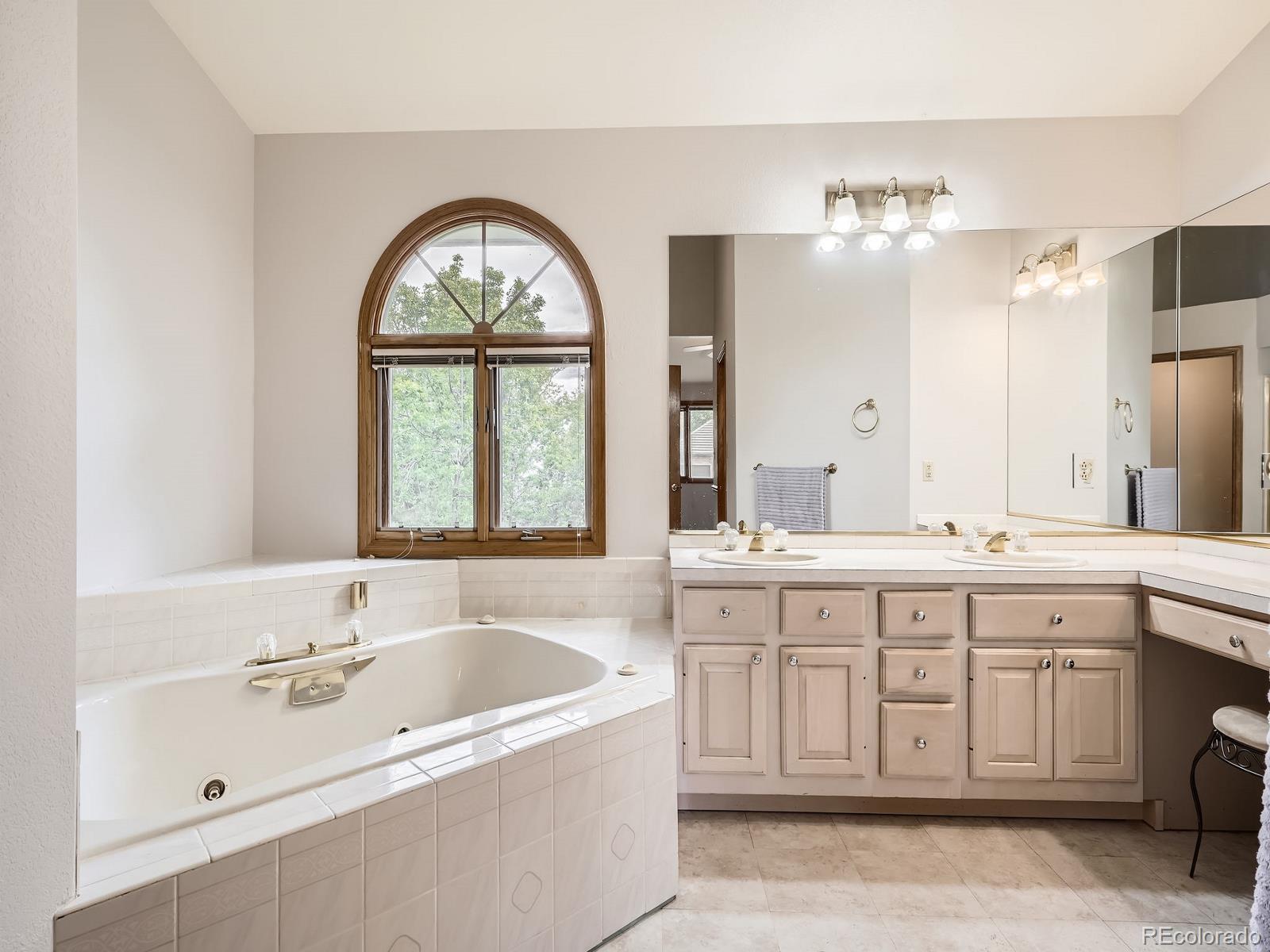 MLS Image #16 for 9670 w 69th avenue,arvada, Colorado