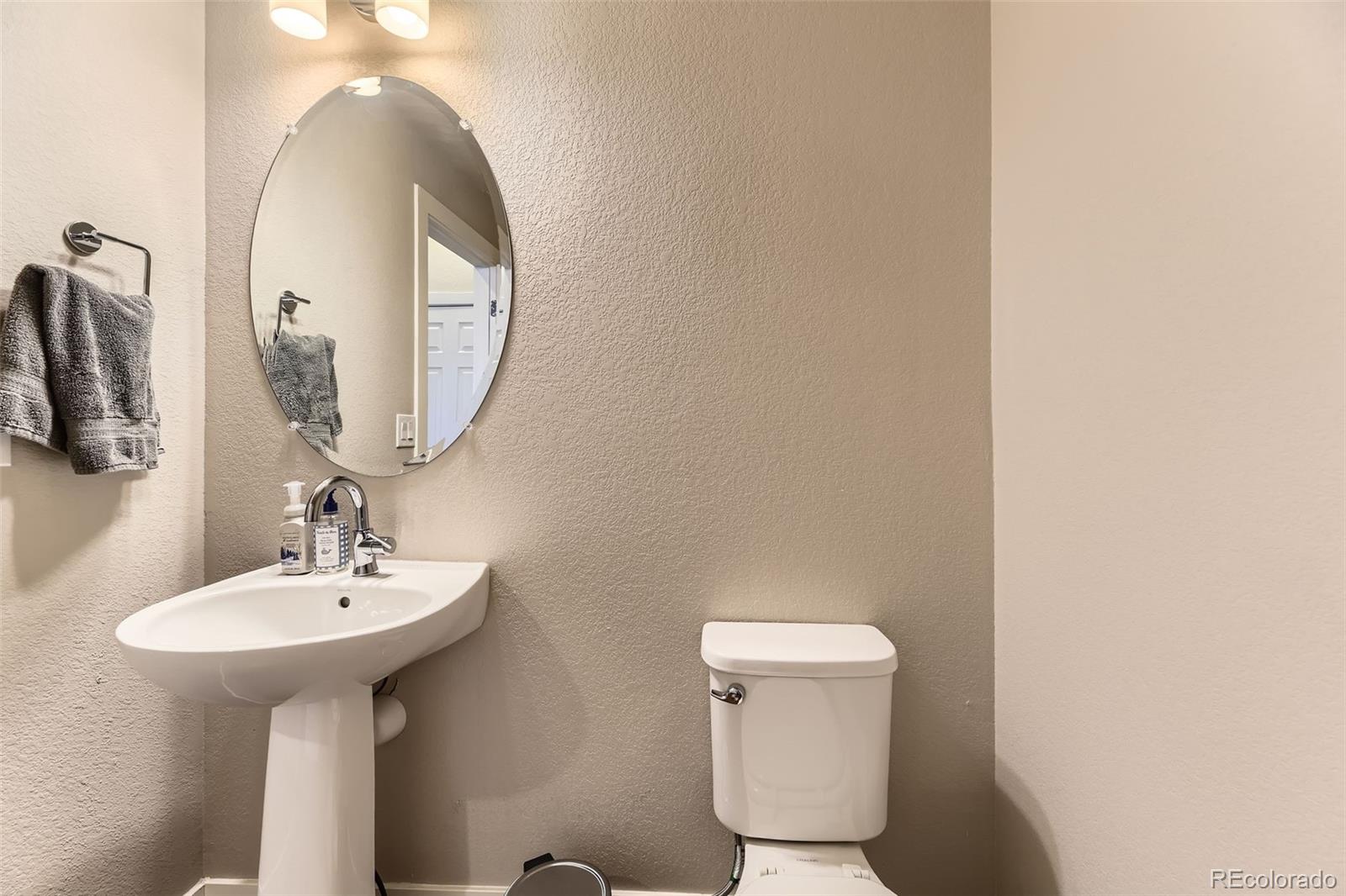 MLS Image #11 for 16057 e 47th place,denver, Colorado