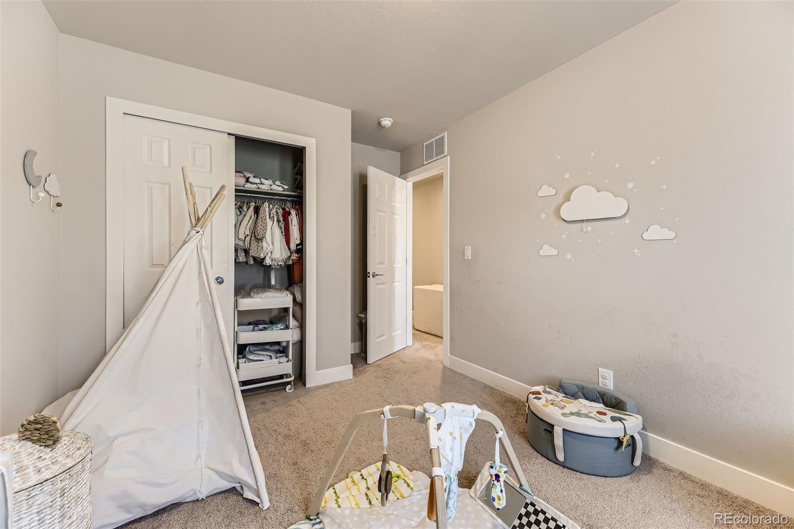 MLS Image #18 for 16057 e 47th place,denver, Colorado